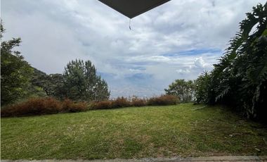 Venta de Hermosa Casa en Las Palmas en Exclusiva Unidad Cerrada