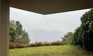 Venta de Hermosa Casa en Las Palmas en Exclusiva Unidad Cerrada