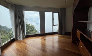 Venta de Hermosa Casa en Las Palmas en Exclusiva Unidad Cerrada