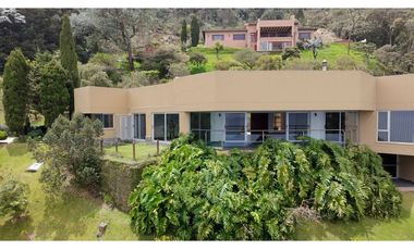 Venta de Hermosa Casa en Las Palmas en Exclusiva Unidad Cerrada