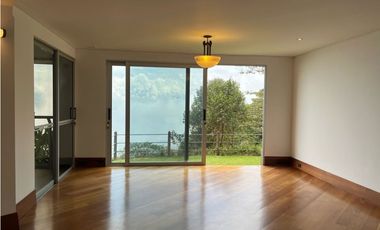 Venta de Hermosa Casa en Las Palmas en Exclusiva Unidad Cerrada