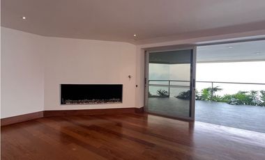 Venta de Hermosa Casa en Las Palmas en Exclusiva Unidad Cerrada