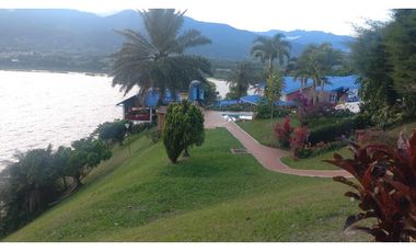 SE VENDE HERMOSA CASA CAMPESTE CON MUELLE PRIVADO