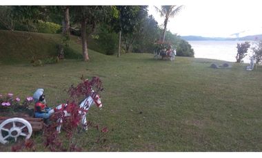 SE VENDE HERMOSA CASA CAMPESTE CON MUELLE PRIVADO