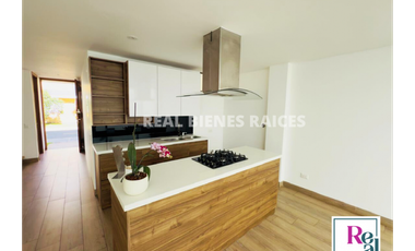 Hermosa casa en venta – Unidad cerrada en el Oriente