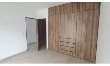 Vendo casa en la mesa en planos