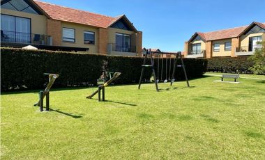 SE ARRIENDA CASA EN HACIENDA FONTANAR