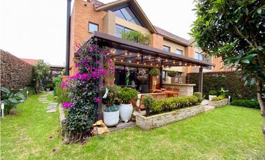 SE ARRIENDA CASA EN HACIENDA FONTANAR