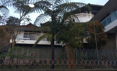 DiJual Villa Tretes Dengan View Menakjubkan Pagi - Malam Pasuruan.