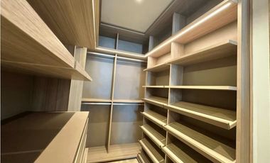 VENTA CASA SANTA MARIA ACABADOS DE LUJO 4 y 3 RECAMARAS THE WOODS MLD