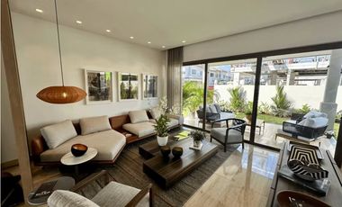 VENTA CASA SANTA MARIA ACABADOS DE LUJO 4 y 3 RECAMARAS THE WOODS MLD