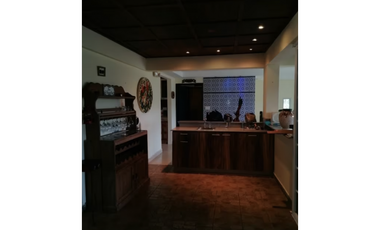 CERRO AZUL / FORTIN / 2627M / 3 NIVELES / 3 HAB / VACIA / 5 PARKING