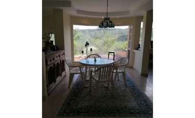 CERRO AZUL / FORTIN / 2627M / 3 NIVELES / 3 HAB / VACIA / 5 PARKING