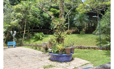 CERRO AZUL / FORTIN / 2627M / 3 NIVELES / 3 HAB / VACIA / 5 PARKING