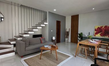 Rumah minimalis modern townhouse selangkah ke tol andara