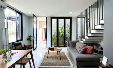 Rumah minimalis modern townhouse selangkah ke tol andara