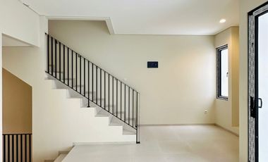 Rumah konsep modern living dalam townhouse jagakarsa