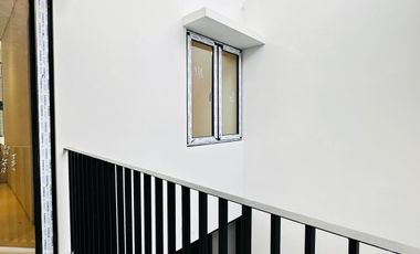 Rumah konsep modern living dalam townhouse jagakarsa