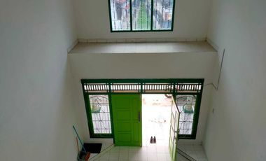 Rumah 2 (Dua) Lantai Jalan KH Balqi Banten Plaju Palembang Strategis