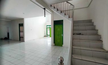 Rumah 2 (Dua) Lantai Jalan KH Balqi Banten Plaju Palembang Strategis