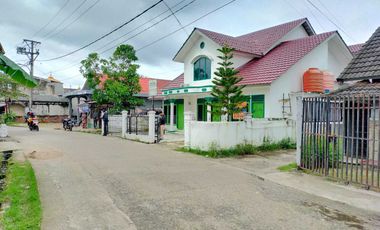 Rumah 2 (Dua) Lantai Jalan KH Balqi Banten Plaju Palembang Strategis