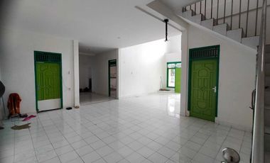 Rumah 2 (Dua) Lantai Jalan KH Balqi Banten Plaju Palembang Strategis
