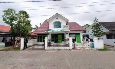 Rumah 2 (Dua) Lantai Jalan KH Balqi Banten Plaju Palembang Strategis