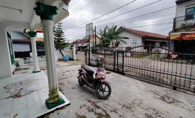 Rumah 2 (Dua) Lantai Jalan KH Balqi Banten Plaju Palembang Strategis