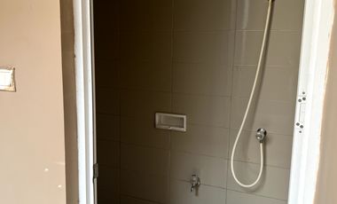 Disewakan Rumah Kosongan Green Puri, Ukuran 8x15 m², Harga Bersahabat