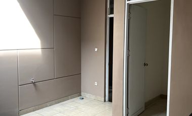 Disewakan Rumah Kosongan Green Puri, Ukuran 8x15 m², Harga Bersahabat