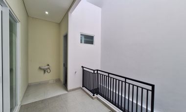 Harga Murah Rumah Brand New 3 Lantai di Gading Residence Kelapa Gading