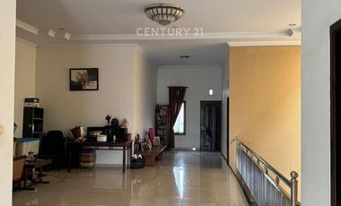 RUMAH BESAR DEKAT 3 KAMPUS DI JATIWARINGIN, PONDOK GEDE. (9077)
