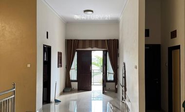 RUMAH BESAR DEKAT 3 KAMPUS DI JATIWARINGIN, PONDOK GEDE. (9077)