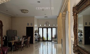 RUMAH BESAR DEKAT 3 KAMPUS DI JATIWARINGIN, PONDOK GEDE. (9077)