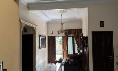 RUMAH BESAR DEKAT 3 KAMPUS DI JATIWARINGIN, PONDOK GEDE. (9077)