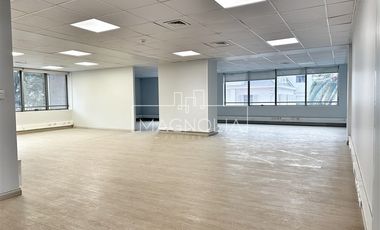 Oficina en Arriendo en 161