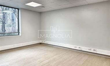 Oficina en Arriendo en 161