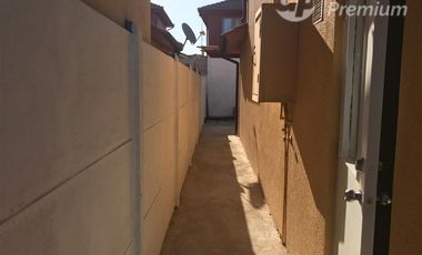 Casa en Venta en Gran Oportunidad de adquirir Hermosa casa en la arboleda sector el milagro 3dormitorios 3 baños, cocina tradicional amoblada.