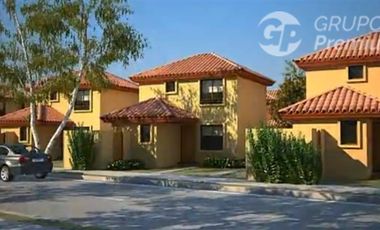 Casa en Venta en Gran Oportunidad de adquirir Hermosa casa en la arboleda sector el milagro 3dormitorios 3 baños, cocina tradicional amoblada.