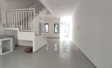 DI JUAL RUMAH 2 LANTAI DEKAT STASIUN SAWAH BESAR JAKARTA PUSAT