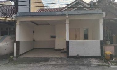 Rumah Siap Huni Pondasi 2Lantai Dlm Komplek di Tl Iskandar Dkt Stasiun