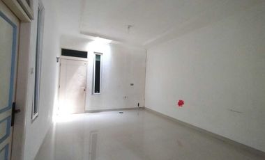 Rumah Siap Huni Pondasi 2Lantai Dlm Komplek di Tl Iskandar Dkt Stasiun