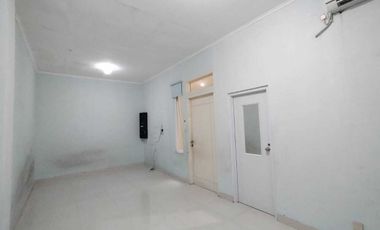 Rumah Siap Huni Pondasi 2Lantai Dlm Komplek di Tl Iskandar Dkt Stasiun
