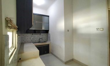 Rumah Siap Huni Pondasi 2Lantai Dlm Komplek di Tl Iskandar Dkt Stasiun