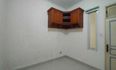Rumah Siap Huni Pondasi 2Lantai Dlm Komplek di Tl Iskandar Dkt Stasiun