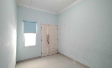 Rumah Siap Huni Pondasi 2Lantai Dlm Komplek di Tl Iskandar Dkt Stasiun
