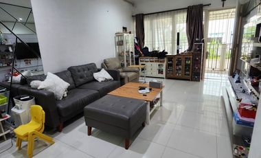 TURUN HARGA 400juta, RUMAH 3 Lantai, di Imperial Gading, Hadap Barat Lebar 7