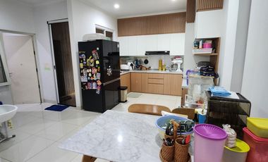 TURUN HARGA 400juta, RUMAH 3 Lantai, di Imperial Gading, Hadap Barat Lebar 7