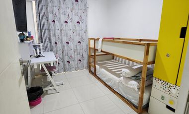 TURUN HARGA 400juta, RUMAH 3 Lantai, di Imperial Gading, Hadap Barat Lebar 7