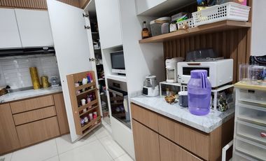 TURUN HARGA 400juta, RUMAH 3 Lantai, di Imperial Gading, Hadap Barat Lebar 7